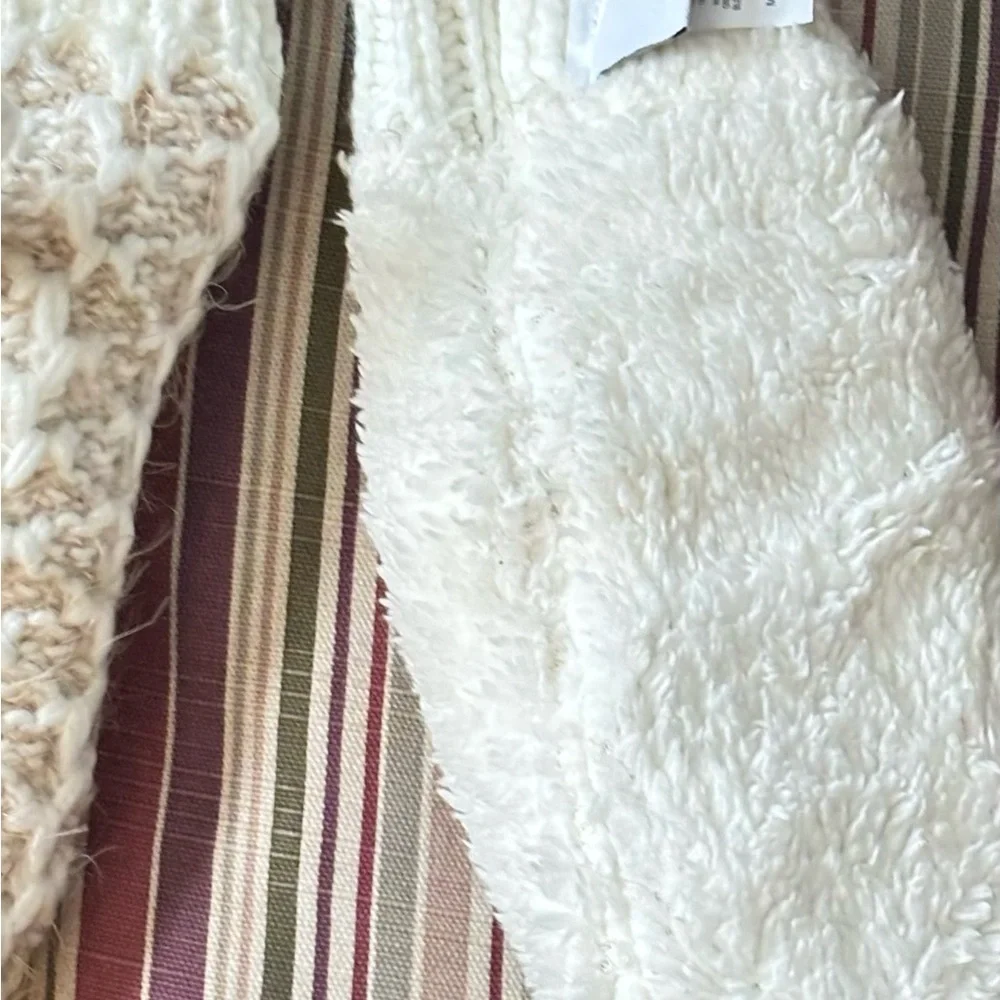 Sonoma White and Tan Knit Mittens